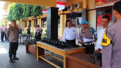 Propam Polres Pekalongan Cek Puluhan Senjata Api