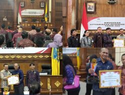 Pemkab Jembrana Raih Penghargaan Praja Anindita Mahottama Anugerah Keterbukaan Informasi Publik Provinsi Bali 2024