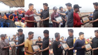 Bupati Kembang Berikan Penghargaan kepada Nelayan yang Bantu Evakuasi Korban KMP Tunu Pratana Jaya di Pantai Pebuahan